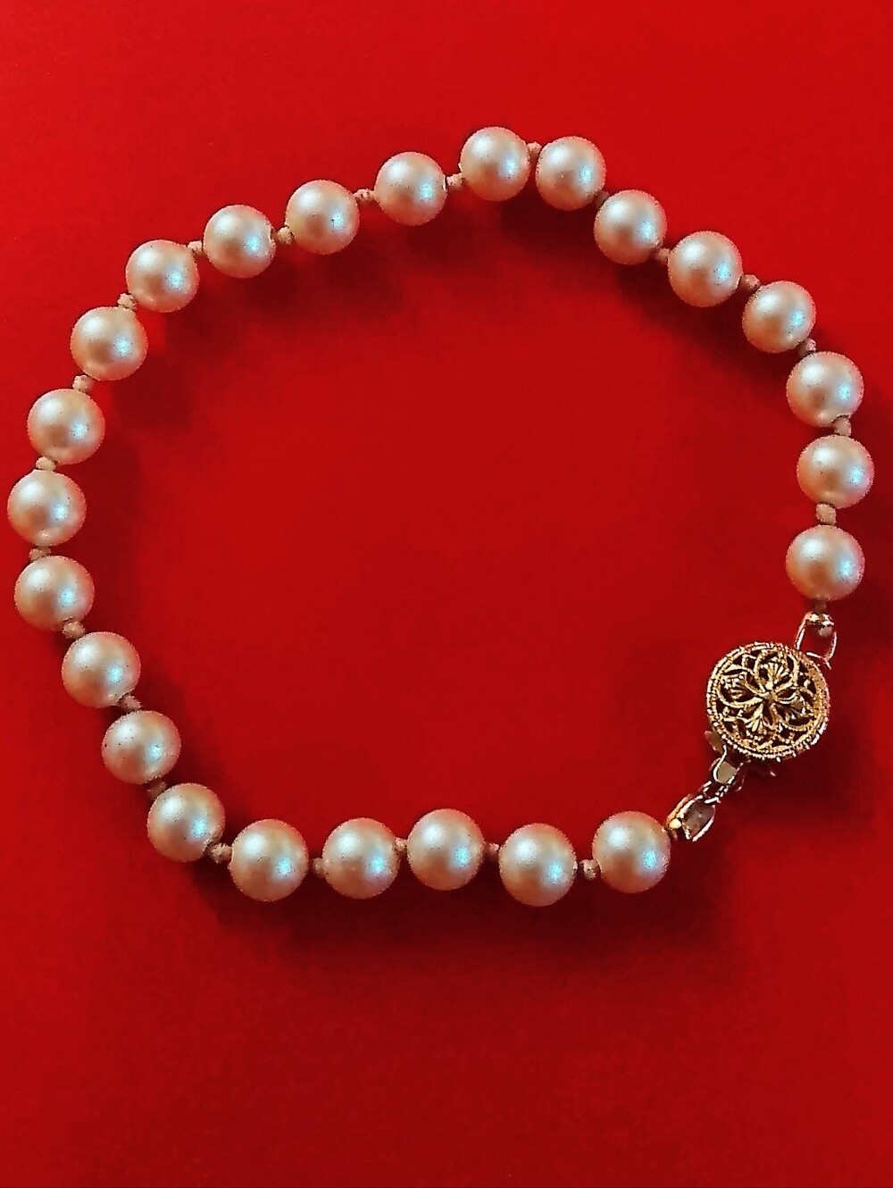 Classic Pearl Beaded Bracelet in Cream with Filigree Clasp